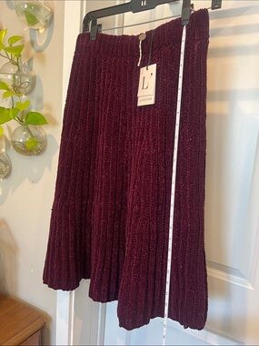 L' Collection Burgundy Ribbed Knit Midi Skirt